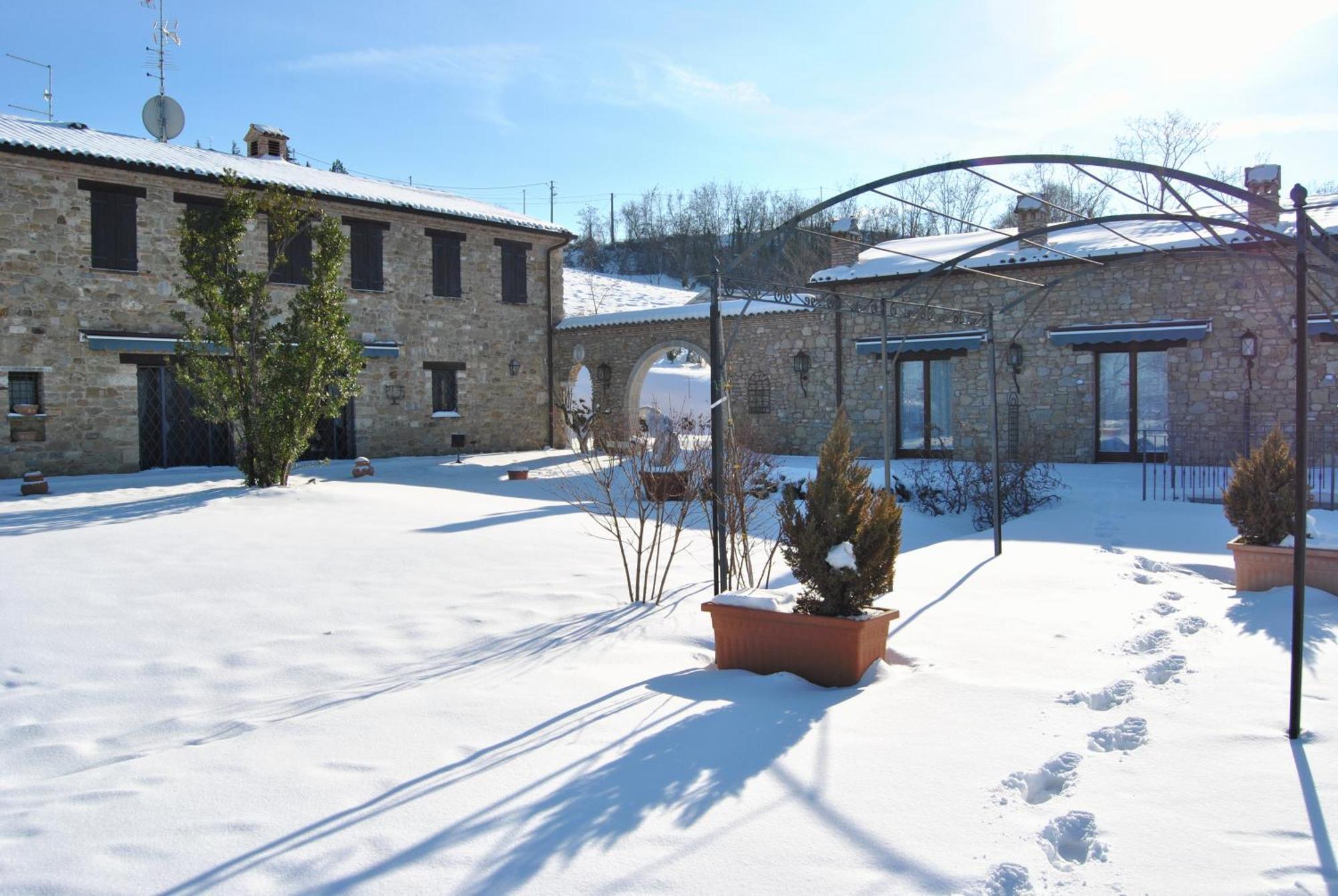 I Quattro Passeri Country House Santa Paola ภายนอก รูปภาพ